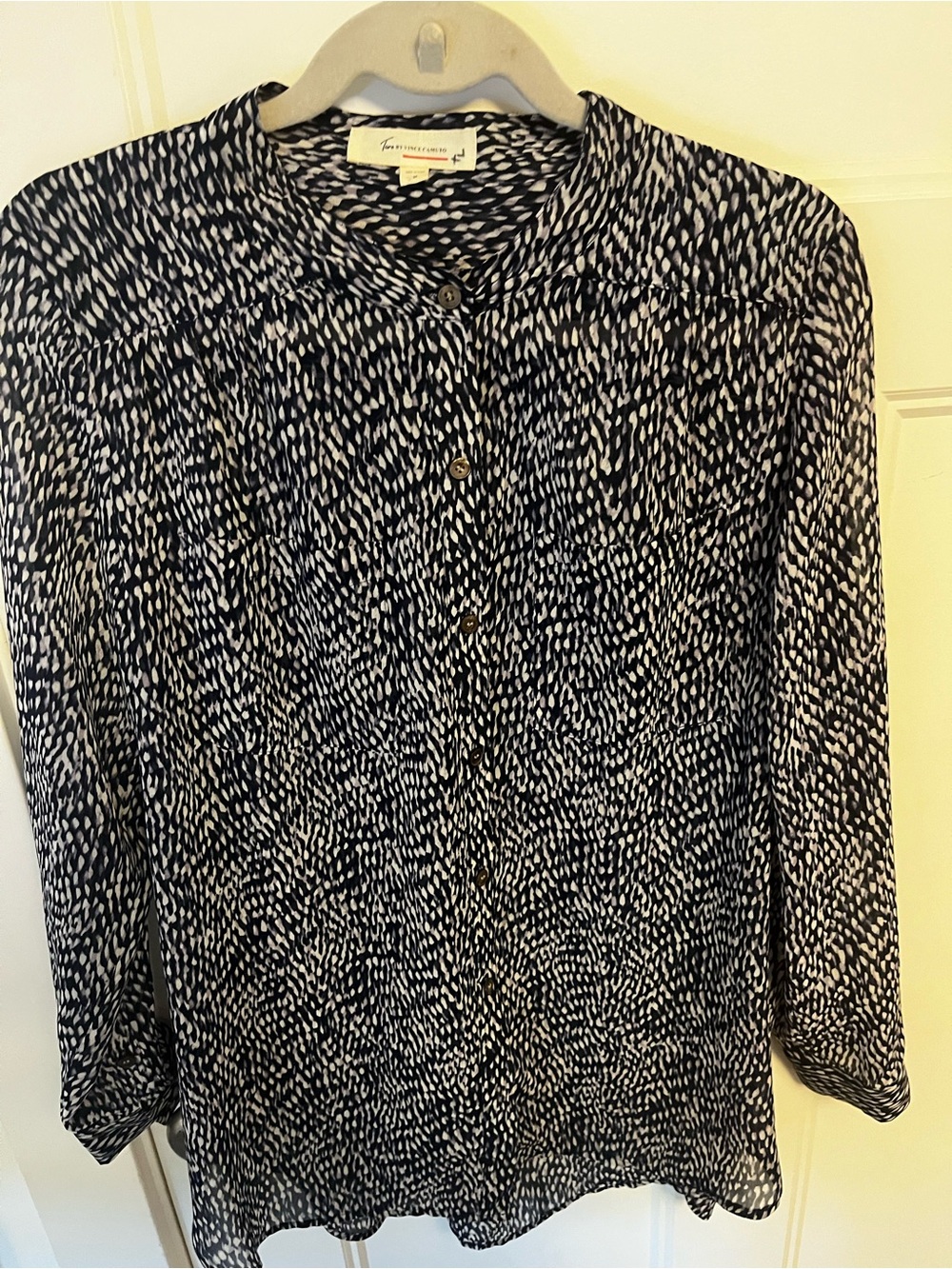 Two by Vince Camuto Black and White Printed Button-Down Blouse